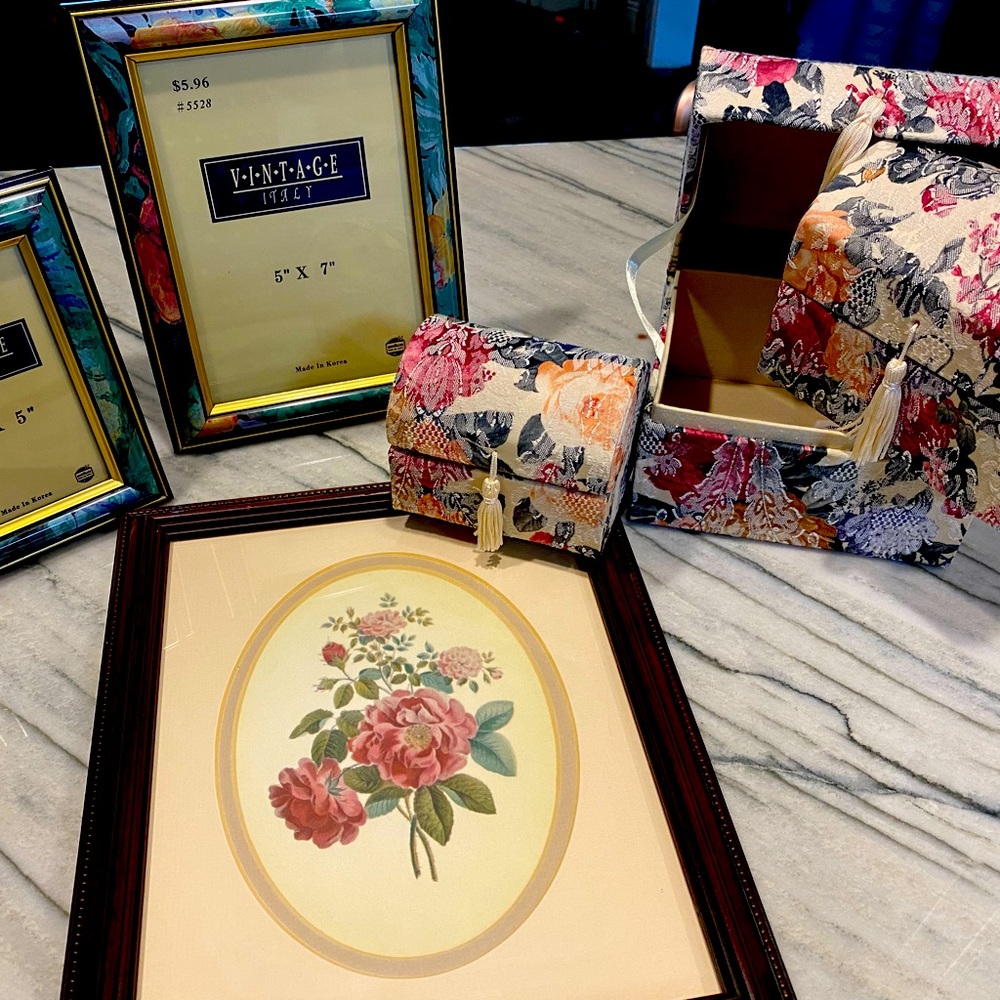 Decor items - grouped